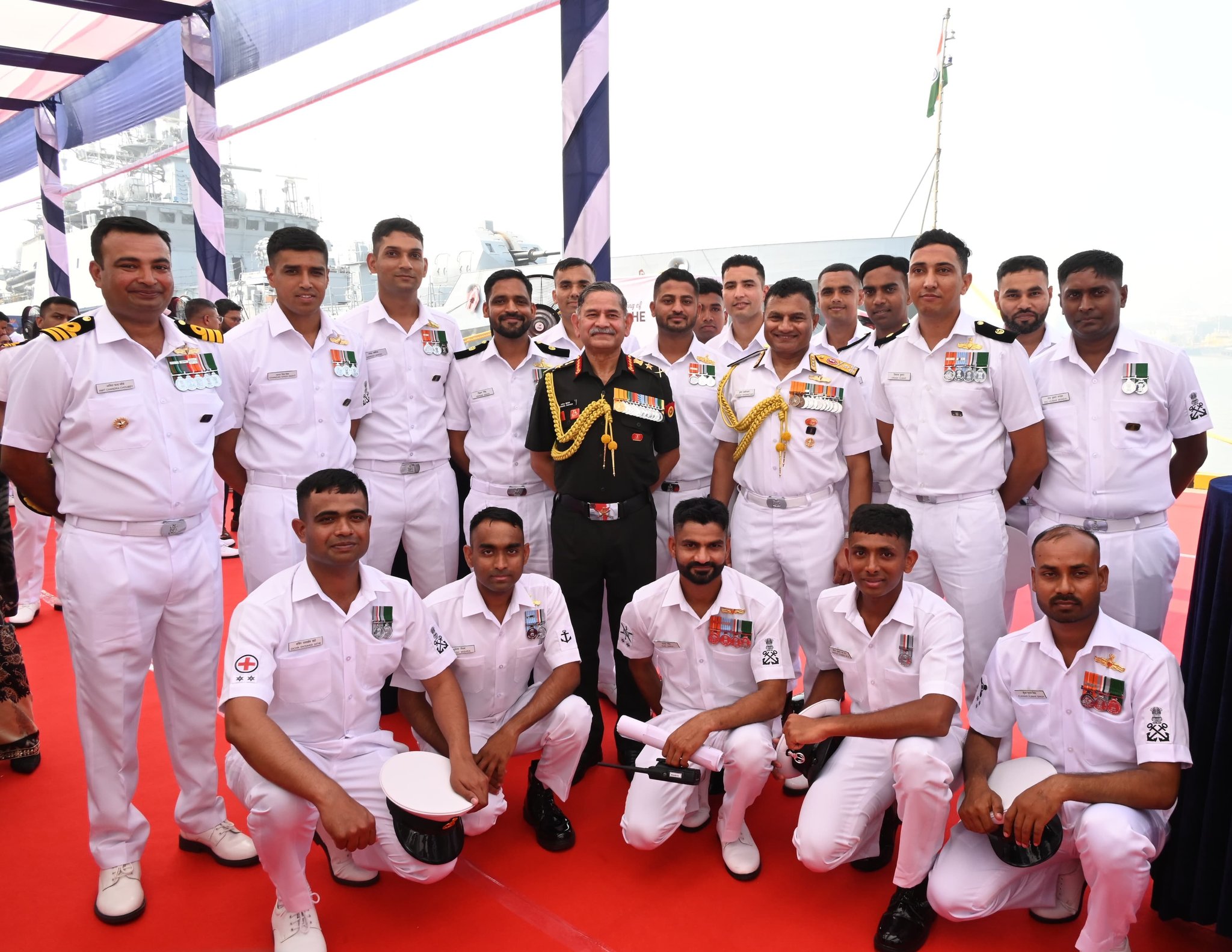 INS महे के कमीशन सेरेमनी में पहुंचे सेना प्रमुख जनरल उपेंद्र द्विवेदी